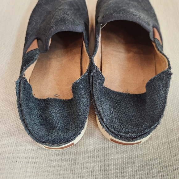 Womens OluKai pehuea slip ons - Picture 4 of 10